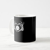 Mug Halloween Pickle Skeleton Mains de coeur (Devant gauche)