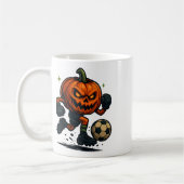 Mug Halloween Scary Pumpkin Showing Soccer Skills Spoo (Gauche)
