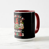 Mug Hanging with My Oncology Gnomies – Funny Christmas (Devant droit)