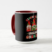 Mug Hanging with My Oncology Gnomies – Funny Christmas (Devant gauche)