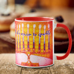 Mug Hanoukka rouge Menorah C'est la saison pour étince<br><div class="desc">"C’est la saison de l’étincelle." Une photo de fond illustrant une menorah d'art orangé rouge et jaune brillant, coloré, vous aide à inaugurer les vacances d'Hanoukka dans le style. Sentez la chaleur et la joie de la saison des Fêtes chaque fois que vous buvez dans cette magnifique tasse de café...</div>