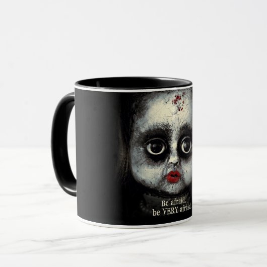 Mug Hantée de poupée déplaisante horreur d'Halloween (Devant gauche)