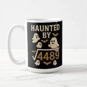 Mug Hantée par ← 4489 Funny Halloween Math