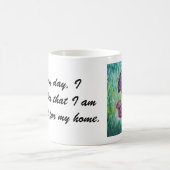 Mug Happy betta fish enjoying his home (Centre)