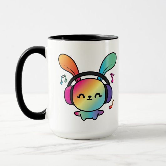 Mug Happy Bunny avec écouteurs écoutant de la musique. (Gauche)