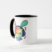 Mug Happy Bunny avec écouteurs écoutant de la musique. (Devant gauche)