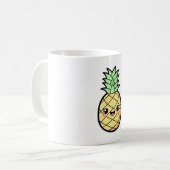 Mug Happy Pineapple – Cute Kawaii Illustration (Devant gauche)