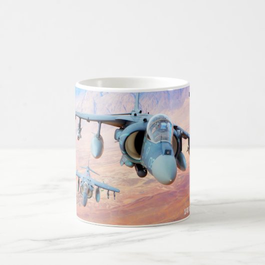 MUG HARRIER II AV-8B (Centre)
