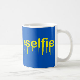 Mug Hashtag Selfie Drooling sur décor bleu