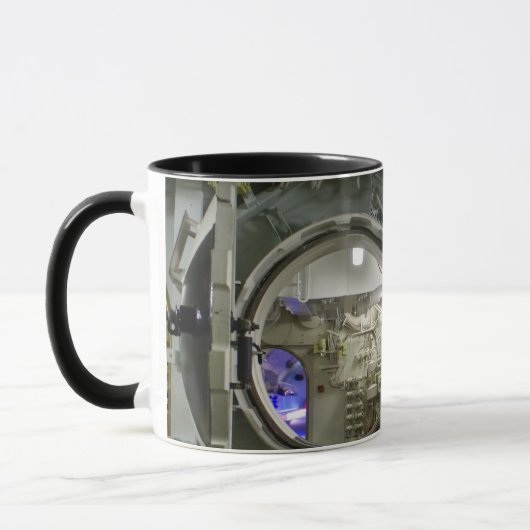Mug hatch on an old retro submarine (Gauche)