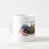 Mug Hélicoptère Huey UH-1 avec drapeau américain (Devant gauche)