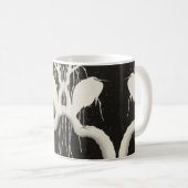 Mug Heron blanc, oiseau neige hiver vintage illustrati (Devant droit)