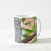 Mug Hibou africain dormant dans un arbre (Devant droit)