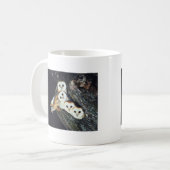 Mug Hiboux de grange dans un arbre (Devant gauche)