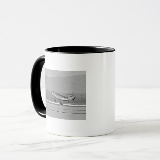 Mug HL-10 Premier atterrissage en vol (Devant gauche)