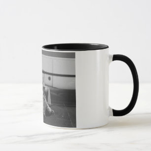 Mug Homme dans un trou d'homme