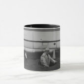 Mug Homme dans un trou d'homme (Centre)
