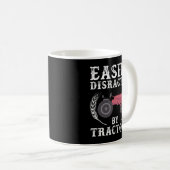 Mug Hommes facilement distrait par Tracteurs Farmer (Devant droit)