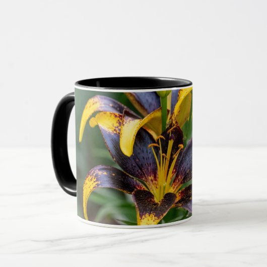Mug Honneur de minuit : Lys d'Asiatique Noir Hybride (Devant gauche)