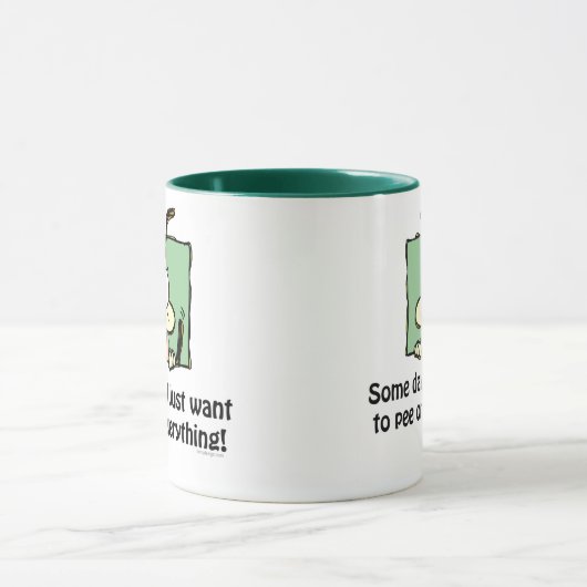 Mug Humour idiot de pipi de chien (Centre)