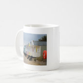 Mug Huttes brillamment peintes de plage (Devant gauche)