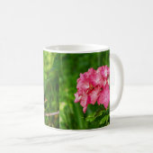Mug Hydrangia Fleurs roses avec Feuilles verts (Devant droit)