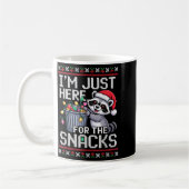 Mug I’m Just Here For The Snacks Raccoon Christmas Ugl (Gauche)