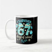 Mug I Survived 67 Days Of School Funny Christmas Teach (Gauche)