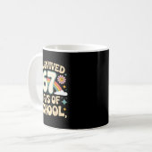 Mug I Survived 67 Days Of School Funny Teacher And Stu (Devant gauche)