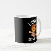 Mug I Survived 67 Days Of School Funny Teacher And Stu (Devant droit)