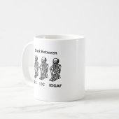Mug IDK, IDC et IDGAF avec squelettes créés sur un (Devant gauche)