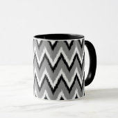 Mug Ikat Chevron Rayures - Gris, Noir & Blanc (Devant droit)