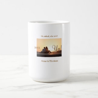 Mug Il a demandé elle a dit oui photo engagée Brown vi