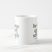 Mug Il apporte une force tranquille Écriture chrétienn (Centre)