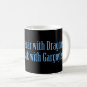 Mug Il est difficile de monter en flèche avec des drag (Devant droit)