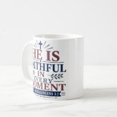 Mug Il Est Fidèle À Chaque Instant Élégante Foi Basée (Devant gauche)
