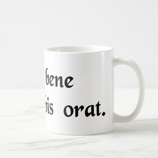Mug Il qui chante bien, prie deux fois (Droite)