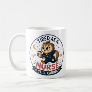Mug Illustration de chouette infirmière fatiguée en de