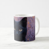 Mug Illustration d'un chat noir dans un champ de lavan (Devant droit)