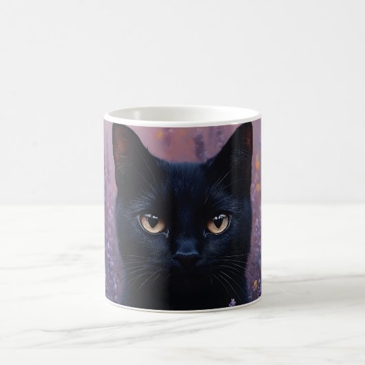 Mug Illustration d'un chat noir dans un champ de lavan (Centre)