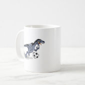 Mug Illustration D'Un Raptor Dinosaure Jouant Au Footb (Devant gauche)