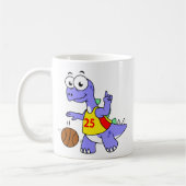 Mug Illustration D'Un Stegosaurus Jouant Au Basket. (Gauche)
