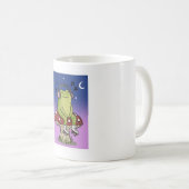 Mug Illustration d'une grenouille mignonne écoutant de (Devant droit)