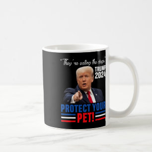 Mug Ils mangent les chiens que le débat de Trump 2024