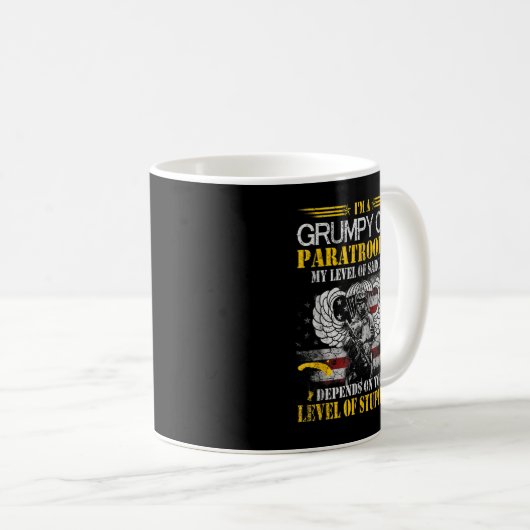 Mug I'm A Grumpy Old Paratrooper Flag Tshirt, Veterans (Devant droit)