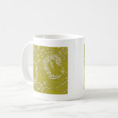 Mug Impression abstraite de coquille de tortue moutard (Devant gauche)