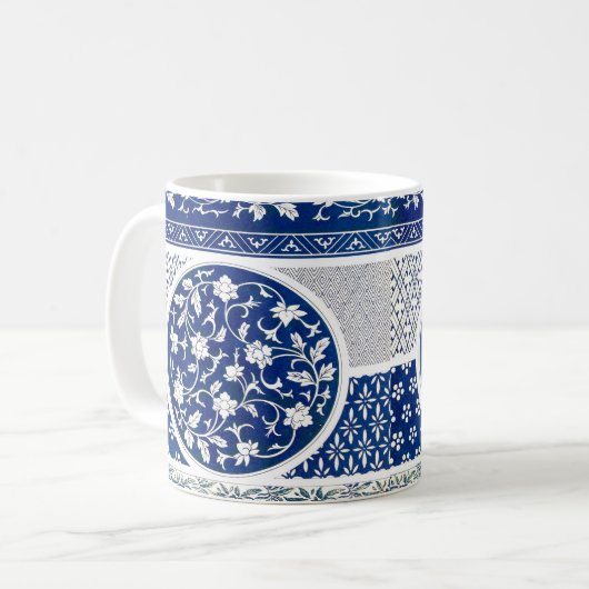 Mug Impression d'ornement floral classique (Devant gauche)