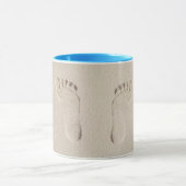 Mug Impression pieds nus dans le sable de plage (Centre)