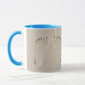 Mug Impression pieds nus dans le sable de plage (Gauche)