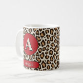 Mug imprimé guépard et rouge cerise avec monogramm (Devant gauche)